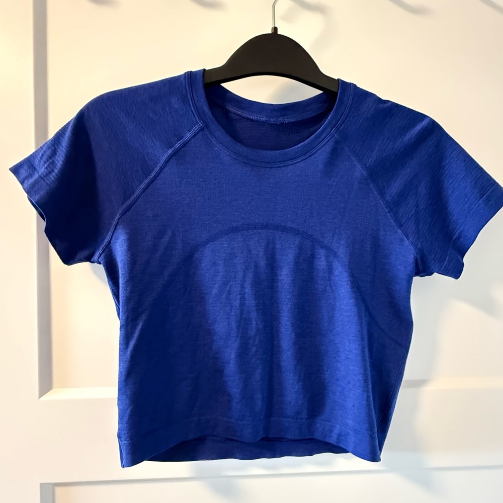 Lululemon SWIFTLY TECH CROPPED SHORT SLEEVE 2.0 in LARK Size 6